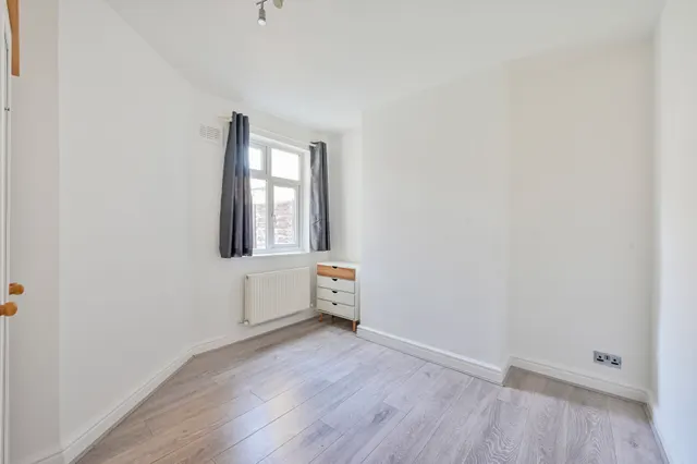 Photo 3 — 69 Kimble Road, London