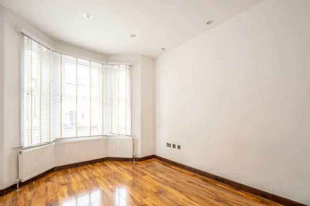 Photo 2 — 21 Salisbury Road, London