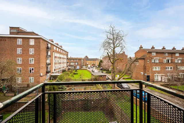 Photo 3 — 12 Broomfield House, Massinger Street, London