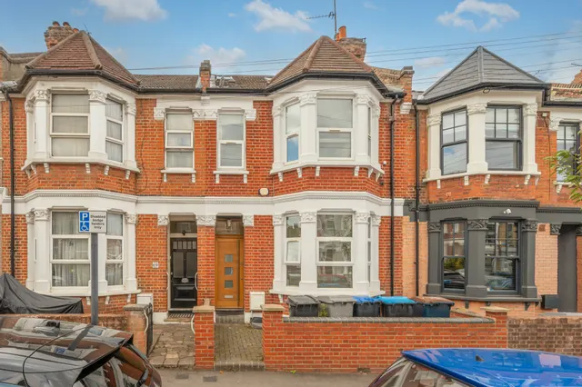 London, NW2, photo 3