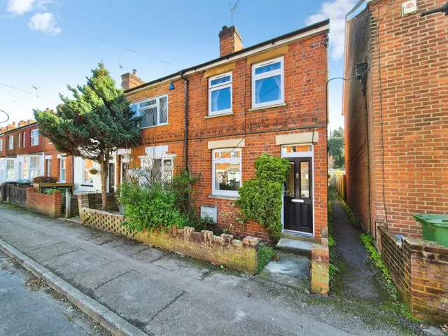 George Street, RG21, photo 1