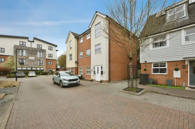 Plaxton Way, Ware, photo 1