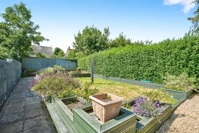 The Avenue, Totland Bay, PO39, photo 2