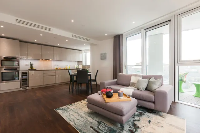 Flat 68, Haydn Tower, 50 Wandsworth Road, London, photo 1