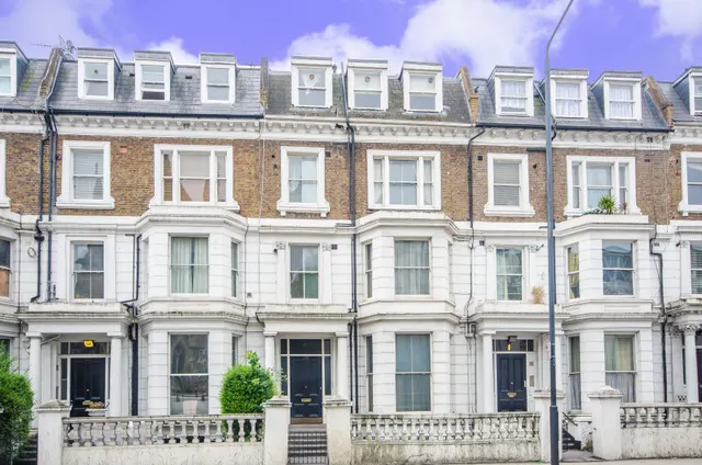 Photo 2 — 125e Holland Road, London