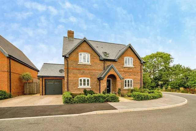 Poplar Way, Ickford, Aylesbury, photo 1