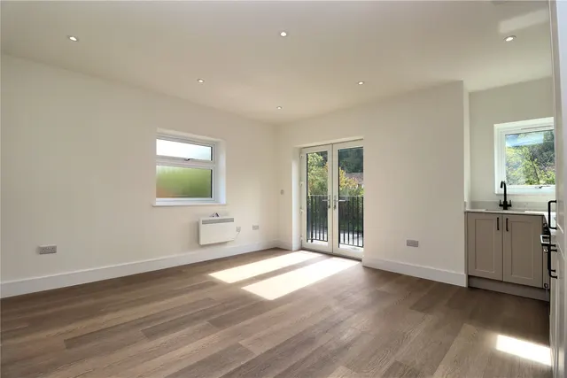 St. Johns Road, Woking, GU21, photo 3