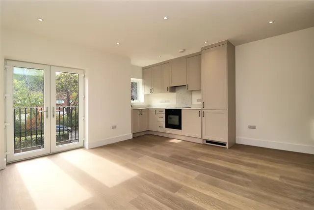 St. Johns Road, Woking, GU21, photo 2