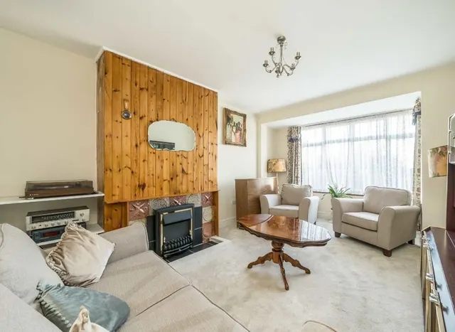 Photo 2 — Norbury Rise, Streatham, SW16