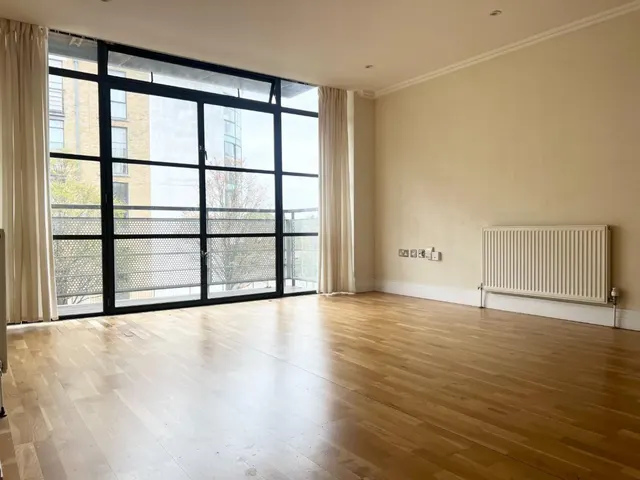 Town Meadow, Brentford, photo 1