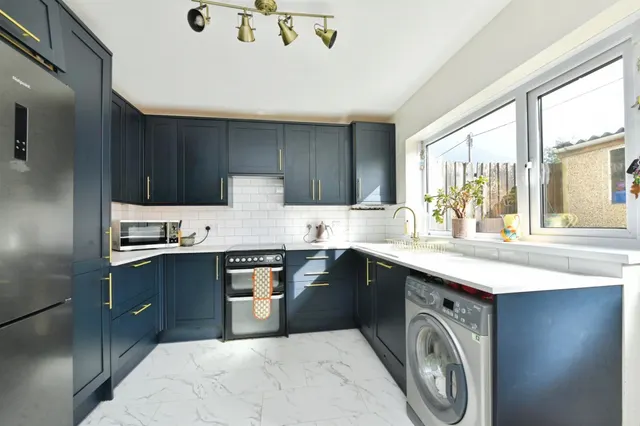 Photo 3 — Longmeadow Road, Saltash