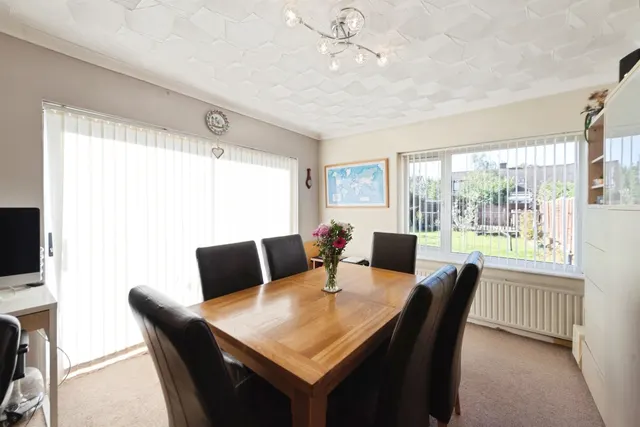 Photo 3 — Silverdale Drive, Waterlooville