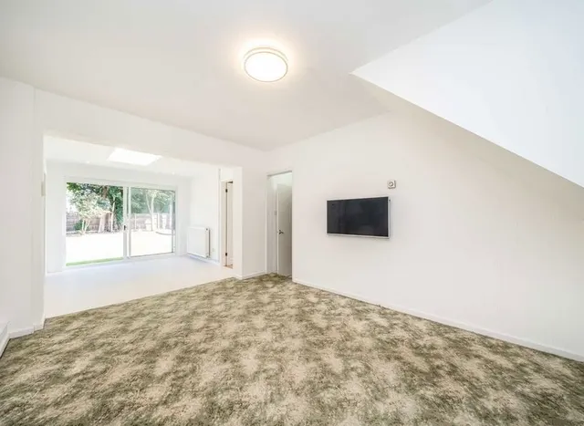 Photo 3 — Hawkewood Road, Sunbury-On-Thames, TW16