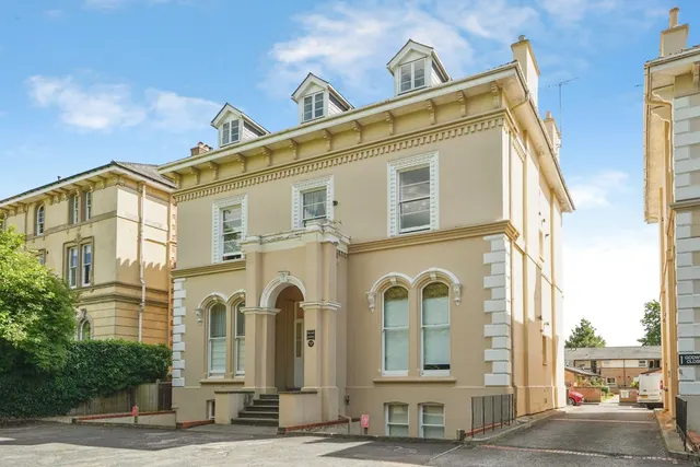 Pittville Circus Road, Cheltenham, GL52, photo 1