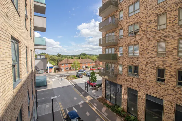 Prestwick Road, Watford, WD19, photo 1