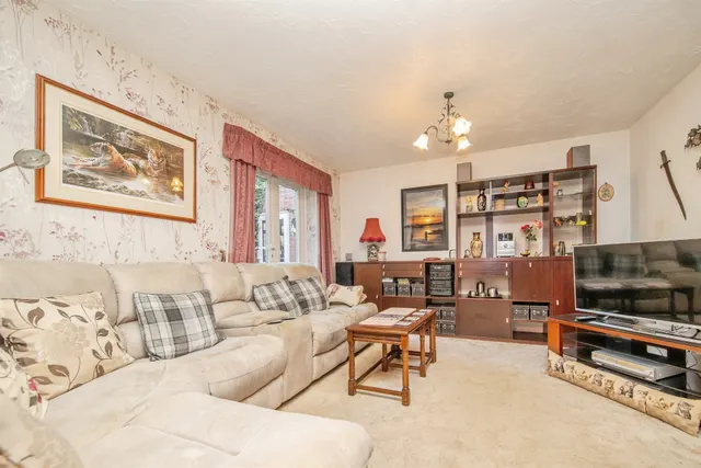 Sheriffs Way, Clacton-On-Sea, CO15, photo 2