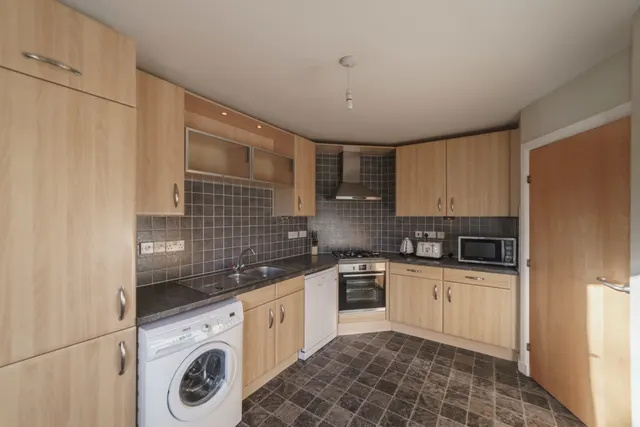 Photo 3 — Shaw Crescent, Aberdeen