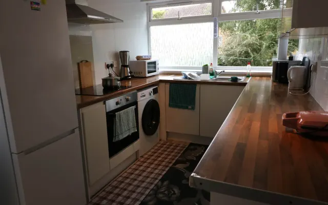 Photo 2 — Appledore Avenue, Nottingham