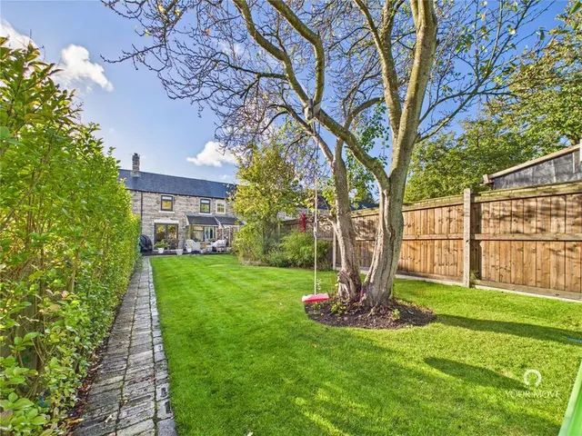 Albert Street, Victoria Garesfield, NE39, photo 2