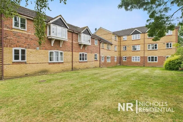 Donald Woods Gardens, Surbiton, KT5, photo 1