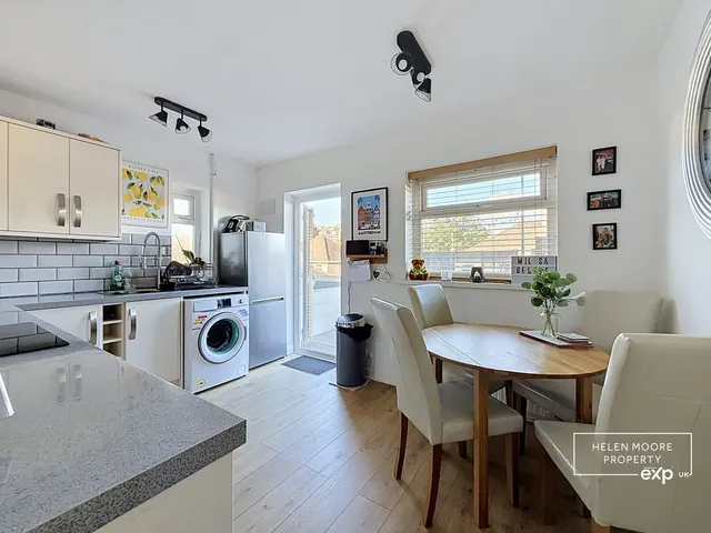 Sefton Avenue, Lipson, photo 3