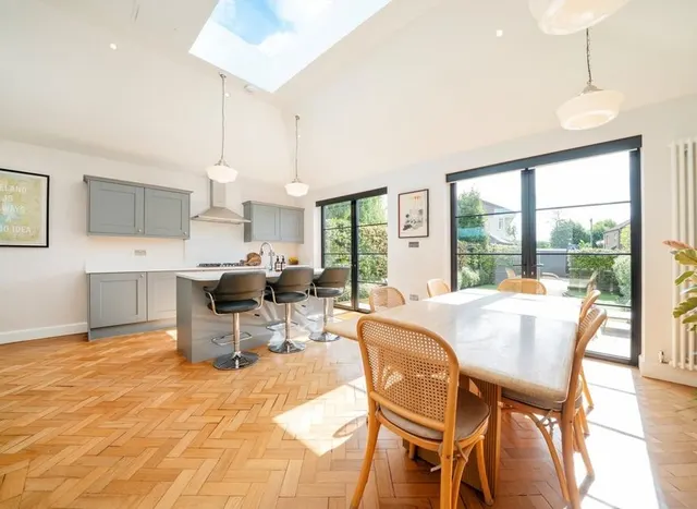 Castle Avenue, Chingford, E4, photo 3