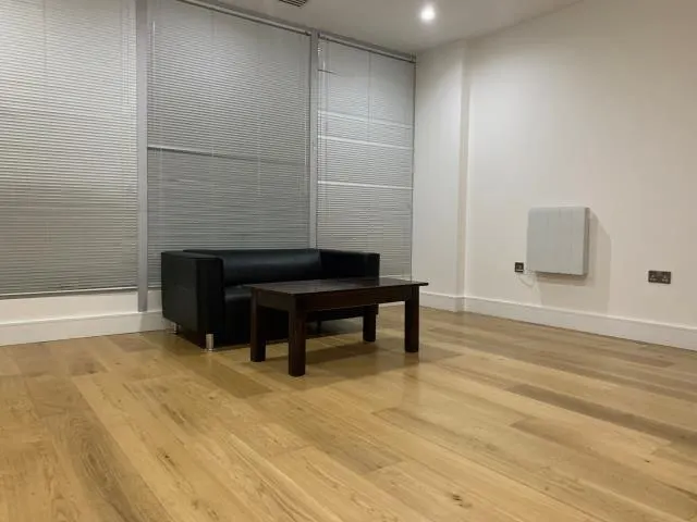 Staines Road, Hounslow, TW3, photo 3