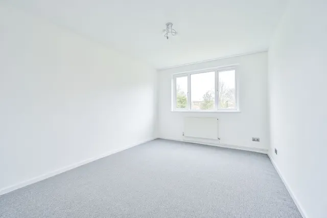 3 Woodington Close, London, photo 1