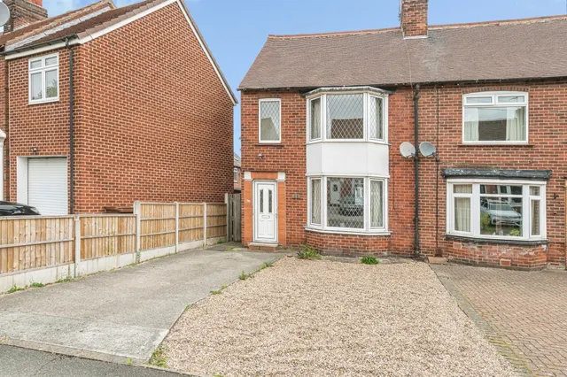 Oakwood Avenue, Wakefield, photo 1