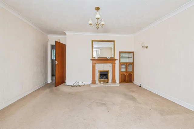Photo 2 — Oakwood Avenue, Wakefield