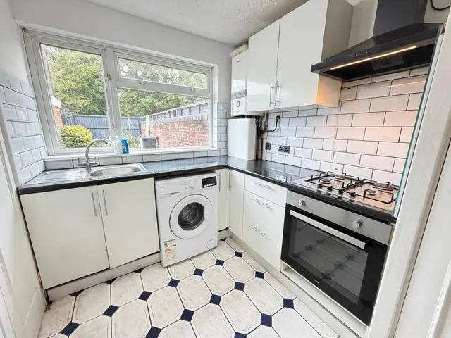 Westmorland Close, Manor Park E12, photo 1