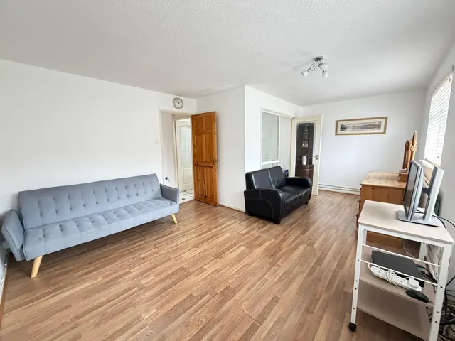 Photo 2 — Westmorland Close, Manor Park E12