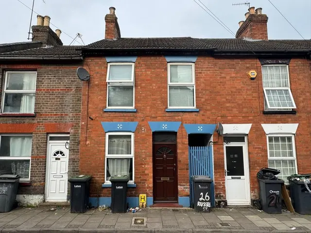 Russell Street, Luton LU1 5EA, photo 1