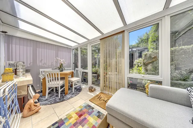 Daventry Gardens, Harold Hill, RM3, photo 3