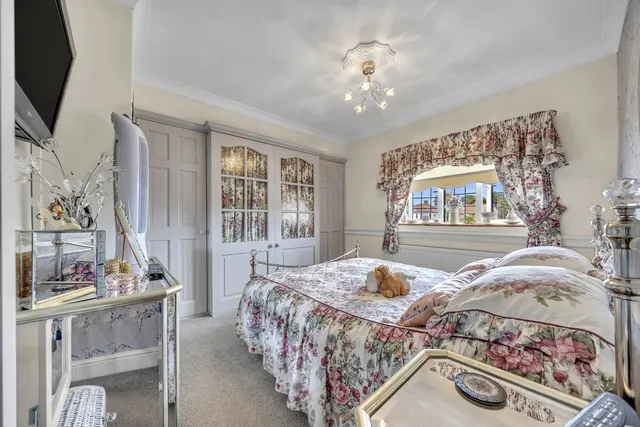 Daventry Gardens, Harold Hill, RM3, photo 2