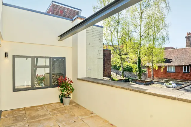 High Street, Haslemere, GU27, photo 1