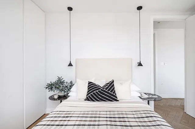 Photo 2 — Flat 8, 4 Maple Path, London