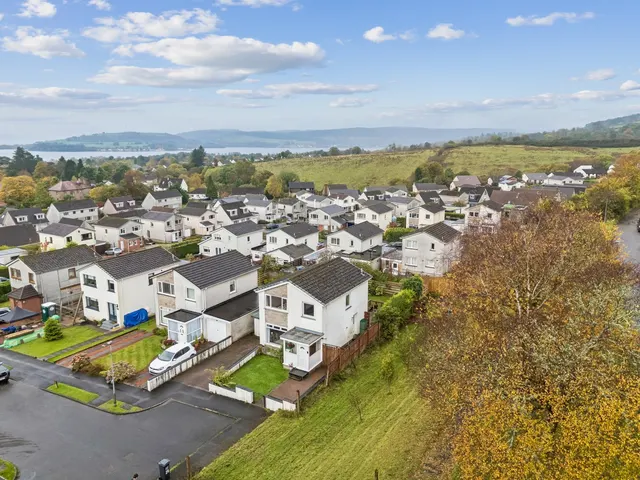 3 bedroom house, Glen Drive, Helensburgh, G84
