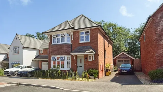 Falcon Road, Warminster, photo 1
