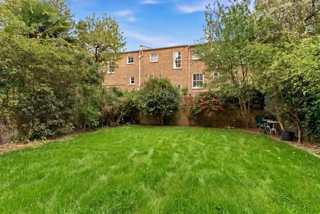 Photo 2 — Redcliffe Gardens, Chelsea
