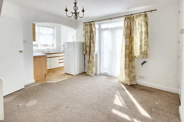 Photo 2 — Birch Tree Avenue, West Wickham, West Wickham, BR4 9EJ