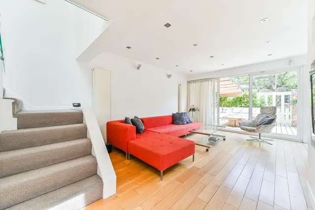 5 Caroline Close, Croydon, photo 1