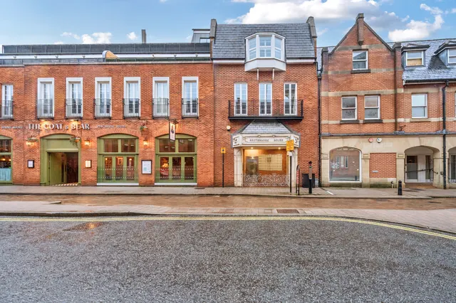 25 Bartholomew Street, Newbury, RG14, photo 1