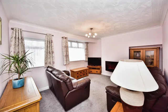 Cheriton Road, Gillingham, ME8, photo 2