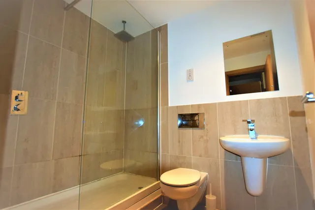 Heia Wharf, Essex, Colchester, CO2 8XY, photo 1