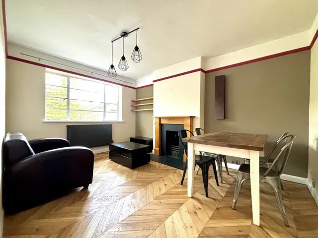 Dukes House, W4, photo 2