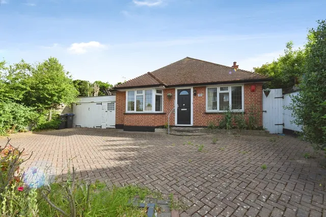 Station Road, Thorpe Bay, Essex, SS1, photo 1
