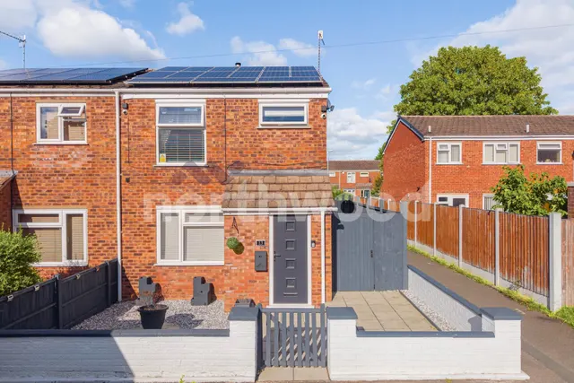 Colesborne Close, Worcester, WR4, photo 1