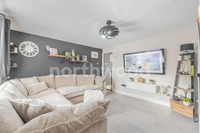 Colesborne Close, Worcester, WR4, photo 2