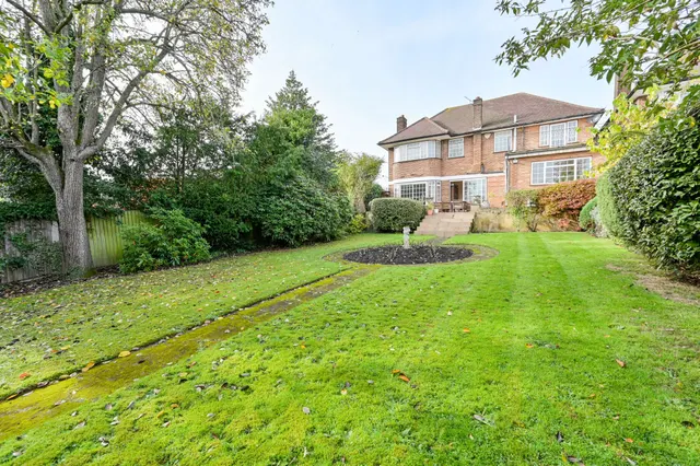 12 The Ridings, London, photo 1